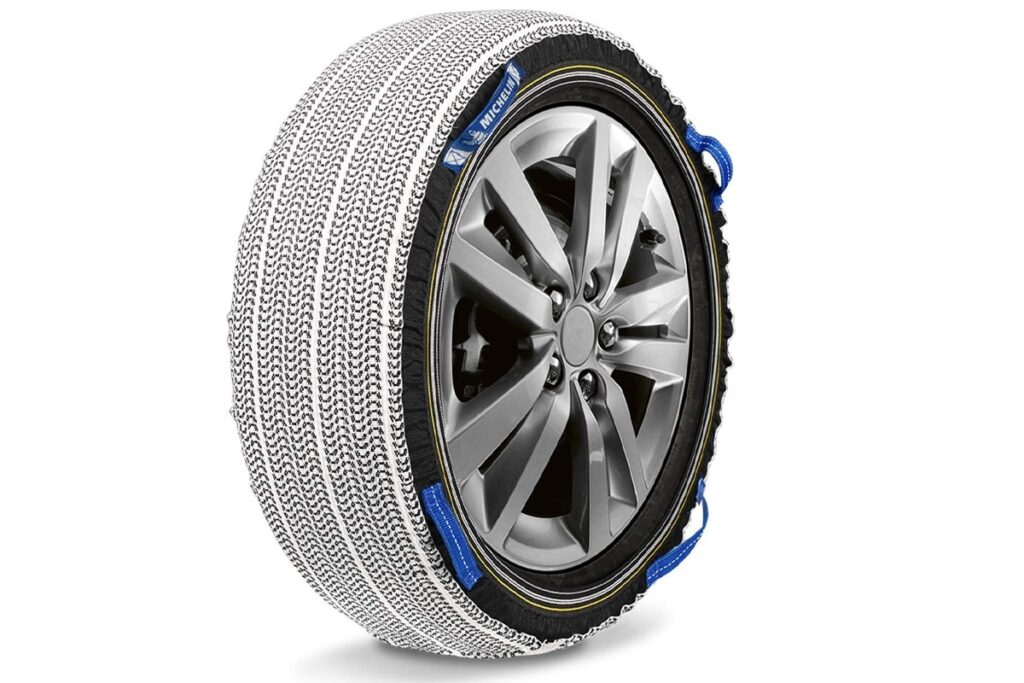 chaussette neige compatible acceptée loi montagne